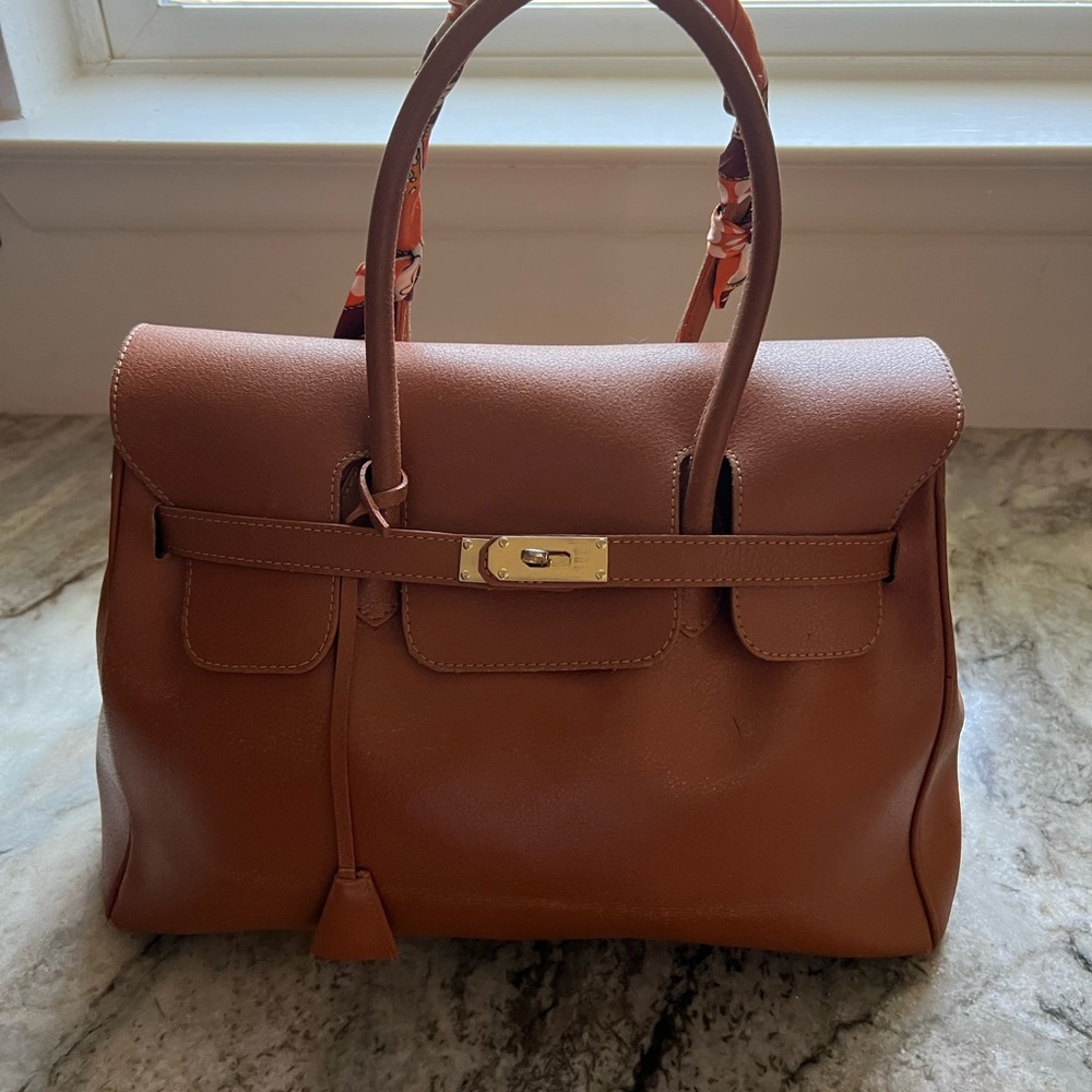 Elegant Brown Leather Handbag